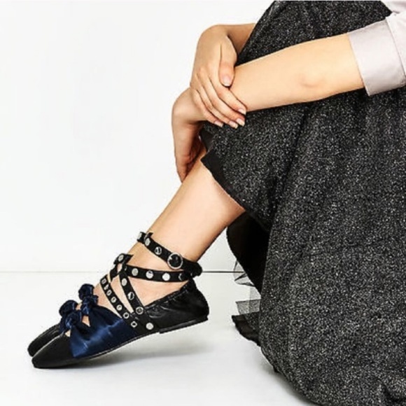 flats with ankle wrap